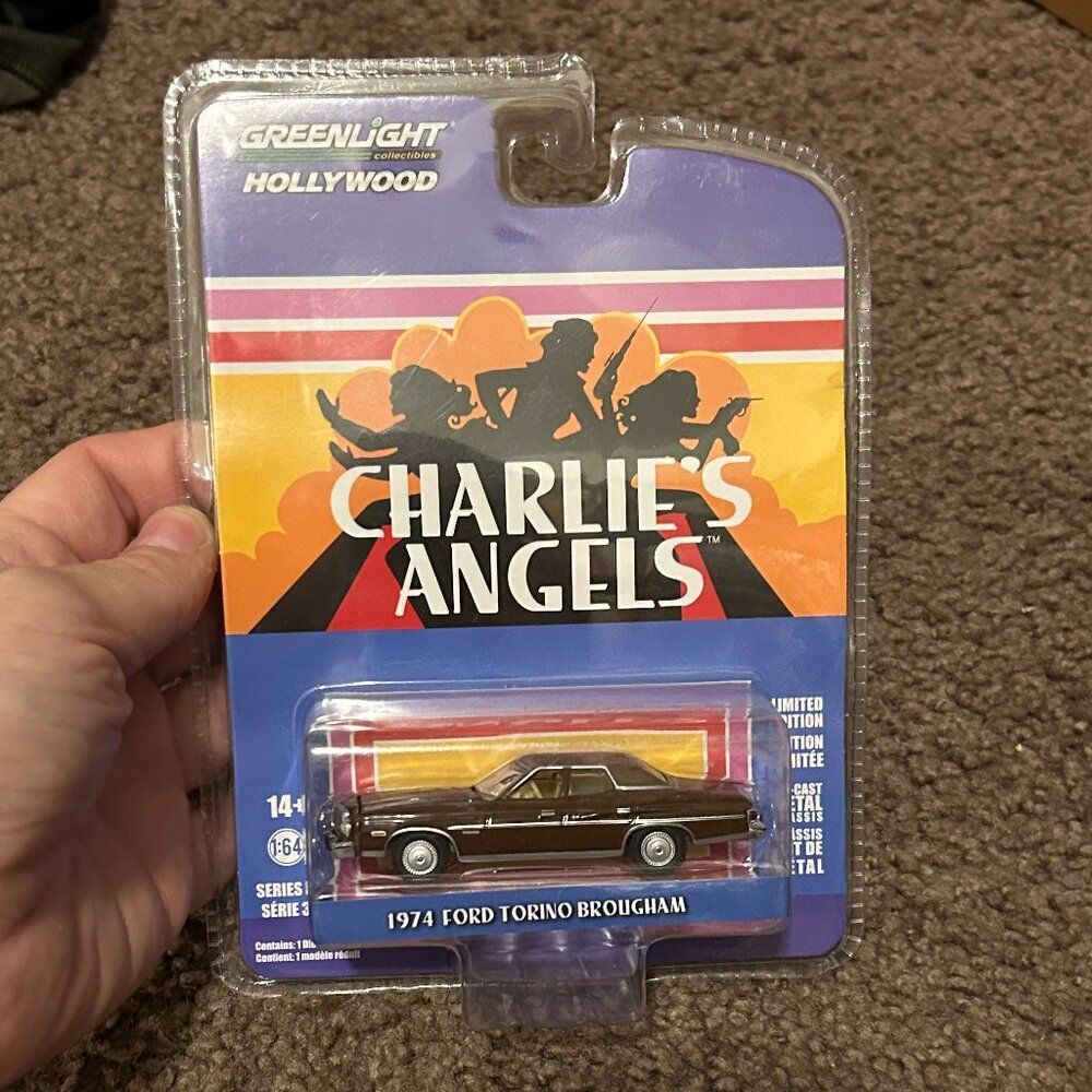 Charlie's Angels Greenlight 1:64 Hollywood Series 37 1974 Ford Torino Toy Car